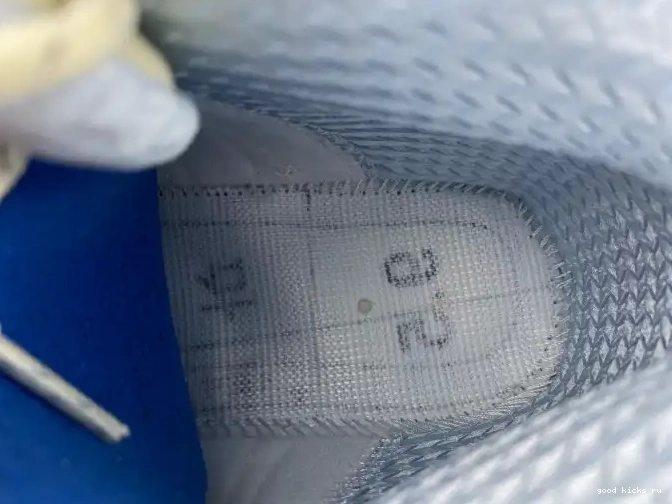 DX5763-100 SoleFly Jordan 13 Retro 0620